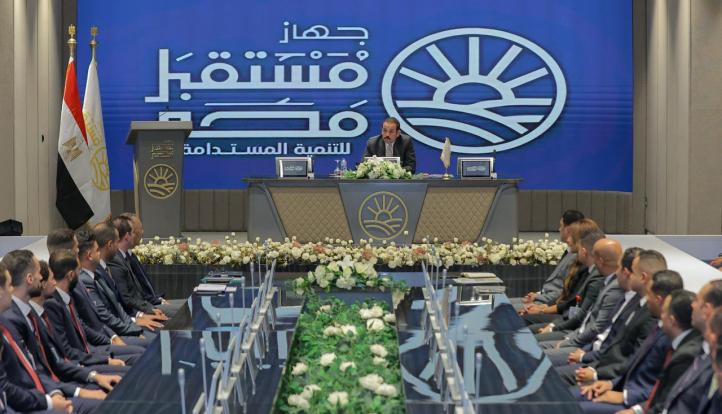 بالصور.. بهاء الغنام يلتقي أوائل الخريجين المنضمين حديثا لمستقبل مصر