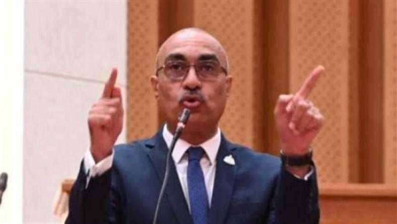 إيهاب منصور يسأل عن أعداد خريجي الهندسة وضوابط القبول بالمعاهد