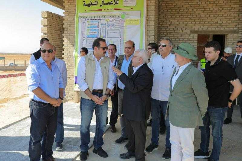 من استصلاح الأراضي إلى التصنيع وتجارة المحاصيل.. رئيس جهاز مستقبل مصر يتابع منظومة الإنتاج المتكاملة