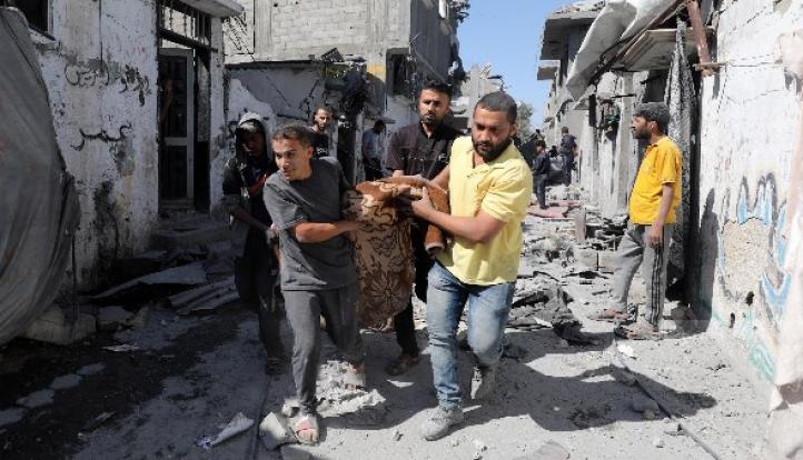 شهيدان و13 مصابا في غارة إسرائيلية استهدفت مركبة جنوب غزة