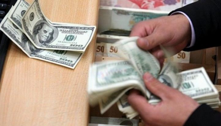 الدولار يقترب من 52 جنيهًا في البنوك