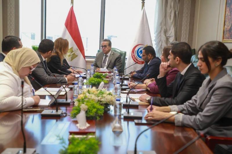 وزير الصحة يبحث مع وفد الأمانة العامة لجامعة الدول العربية سبل تعزيز التعاون الصحي العربي المشترك