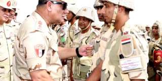 المتحدث العسكرى: وزير الدفاع يشهد تنفيذ المرحلة الرئيسية للمشروع التكتيكي بجنود بالذخيرة الحية